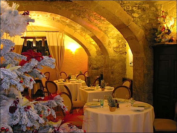 Restaurant Les Terraillers Biot::La salle voûtée fulci-terraillers-lg1