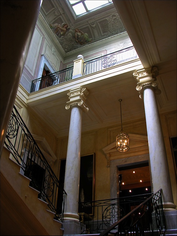 PRÉFECTURE de NICE::Nice La-prefecture le grand escalier prefecture-nice-escalier